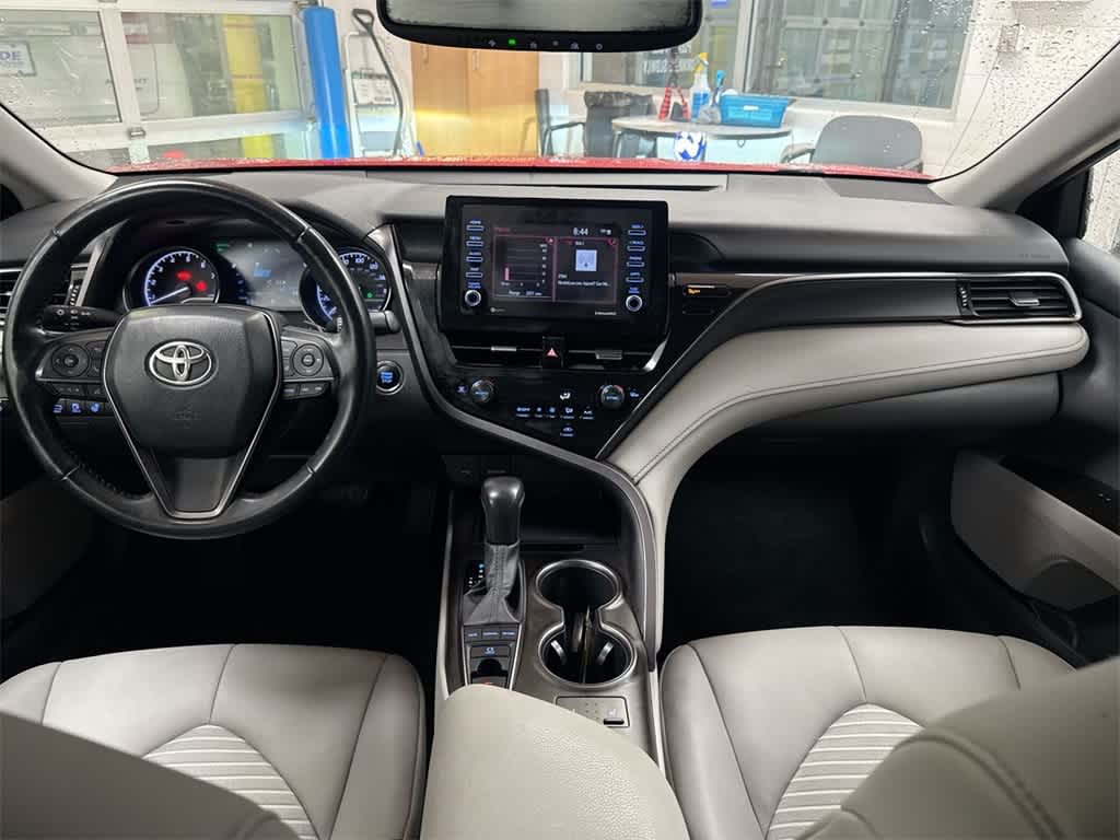 Thumbnail: 2022 Toyota Camry - 16