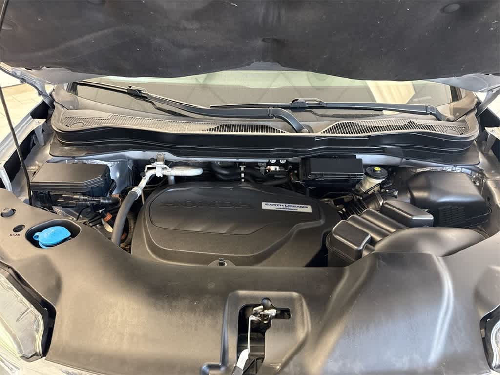 Thumbnail: 2017 Honda Pilot - 15