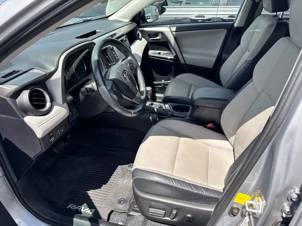Thumbnail: 2016 Toyota RAV4 - 4