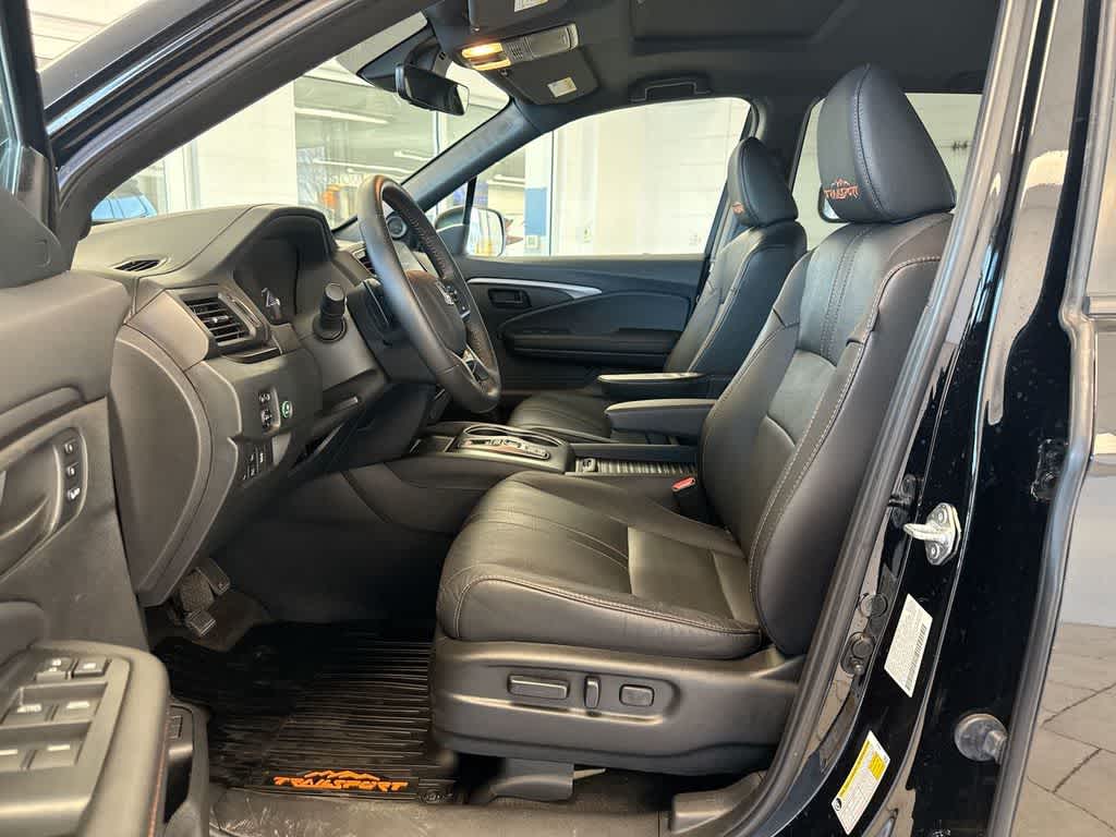 Thumbnail: 2023 Honda Passport - 21