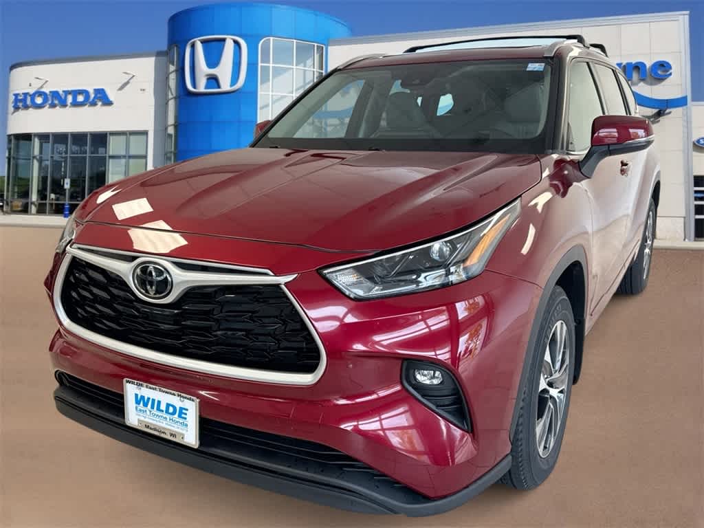 Thumbnail: 2022 Toyota Highlander - 1