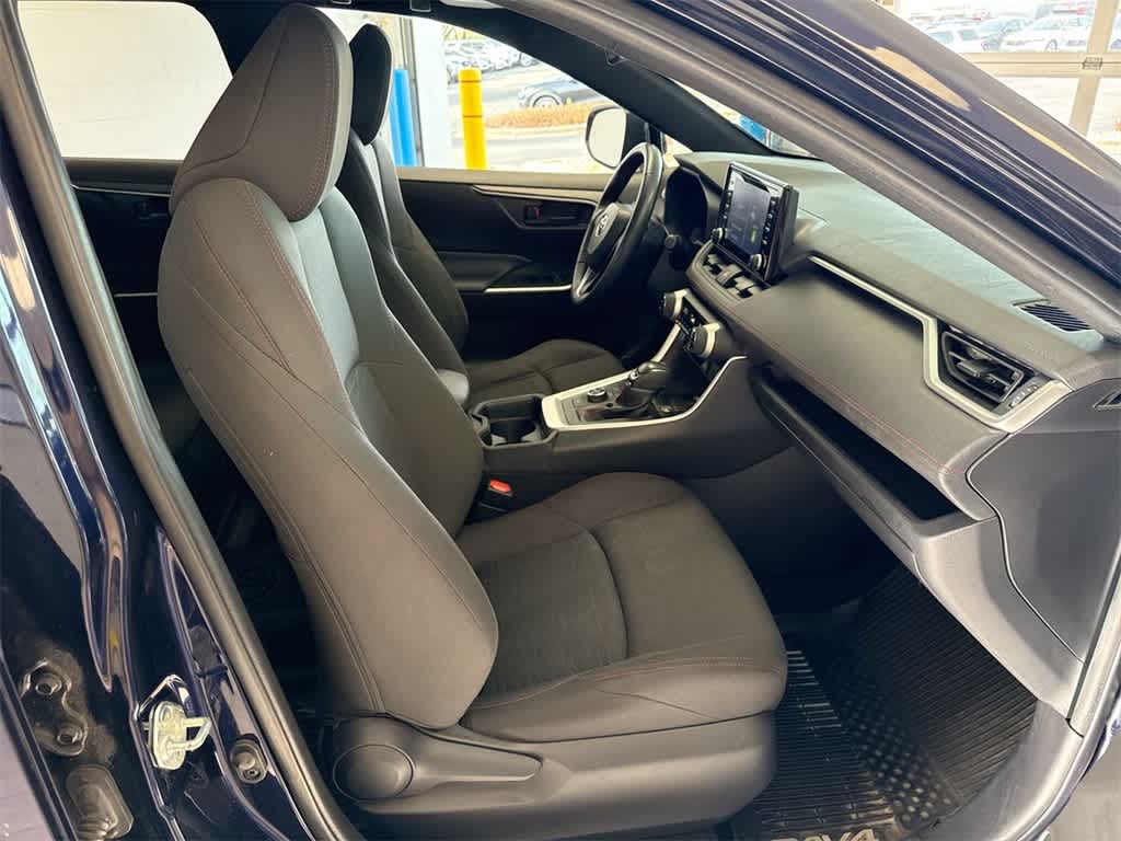 Thumbnail: 2021 Toyota RAV4 - 23