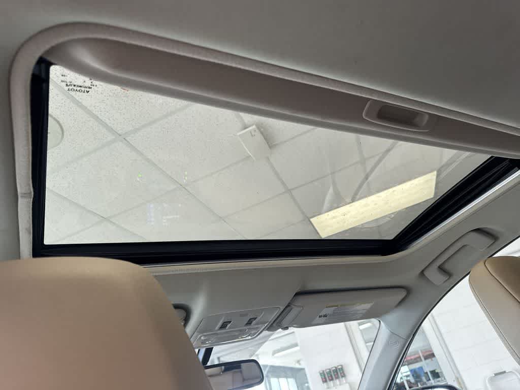 Thumbnail: 2013 Toyota RAV4 - 19