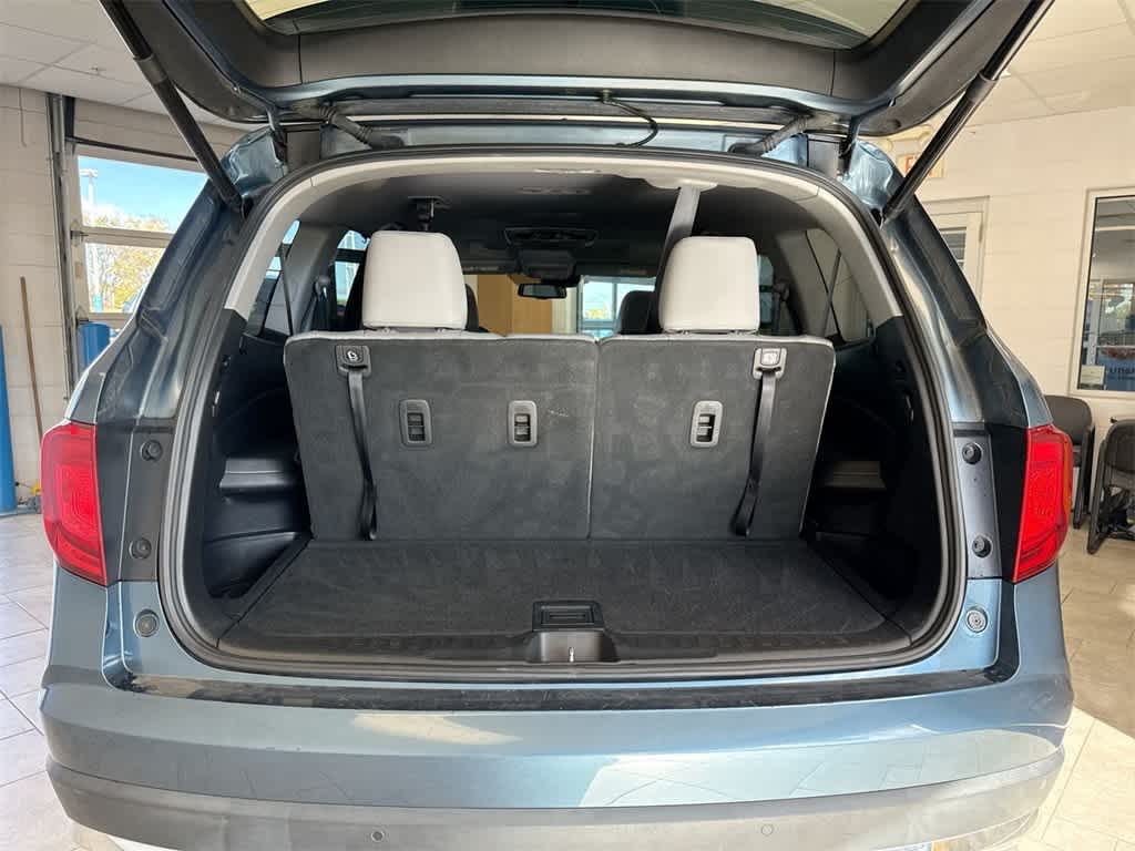 Thumbnail: 2017 Honda Pilot - 36