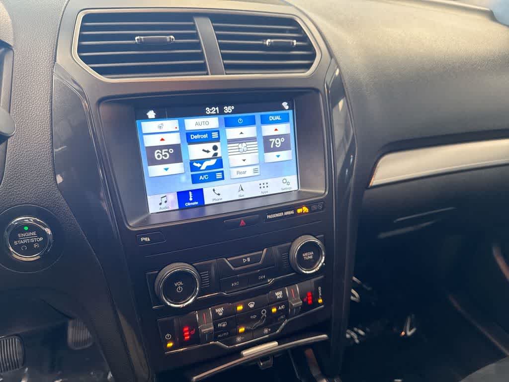 Thumbnail: 2019 Ford Explorer - 32