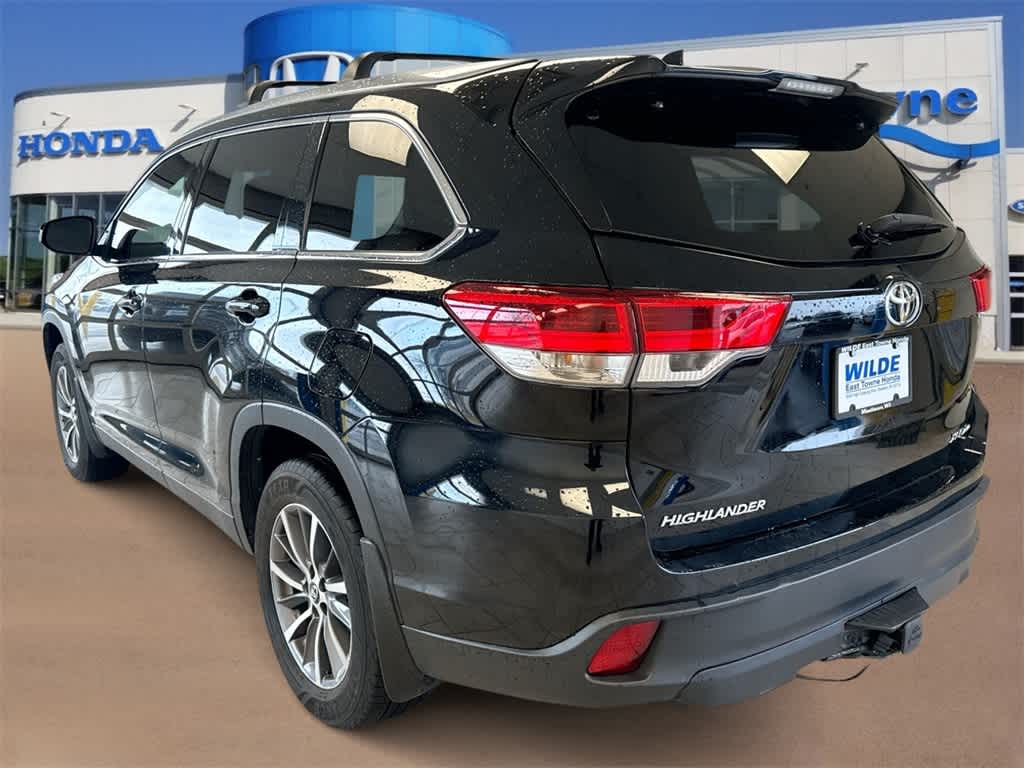 Thumbnail: 2019 Toyota Highlander - 6