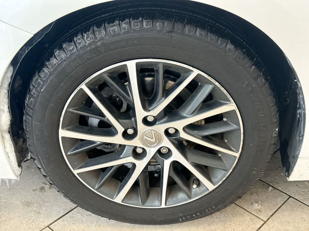 Thumbnail: 2018 Lexus ES - 15