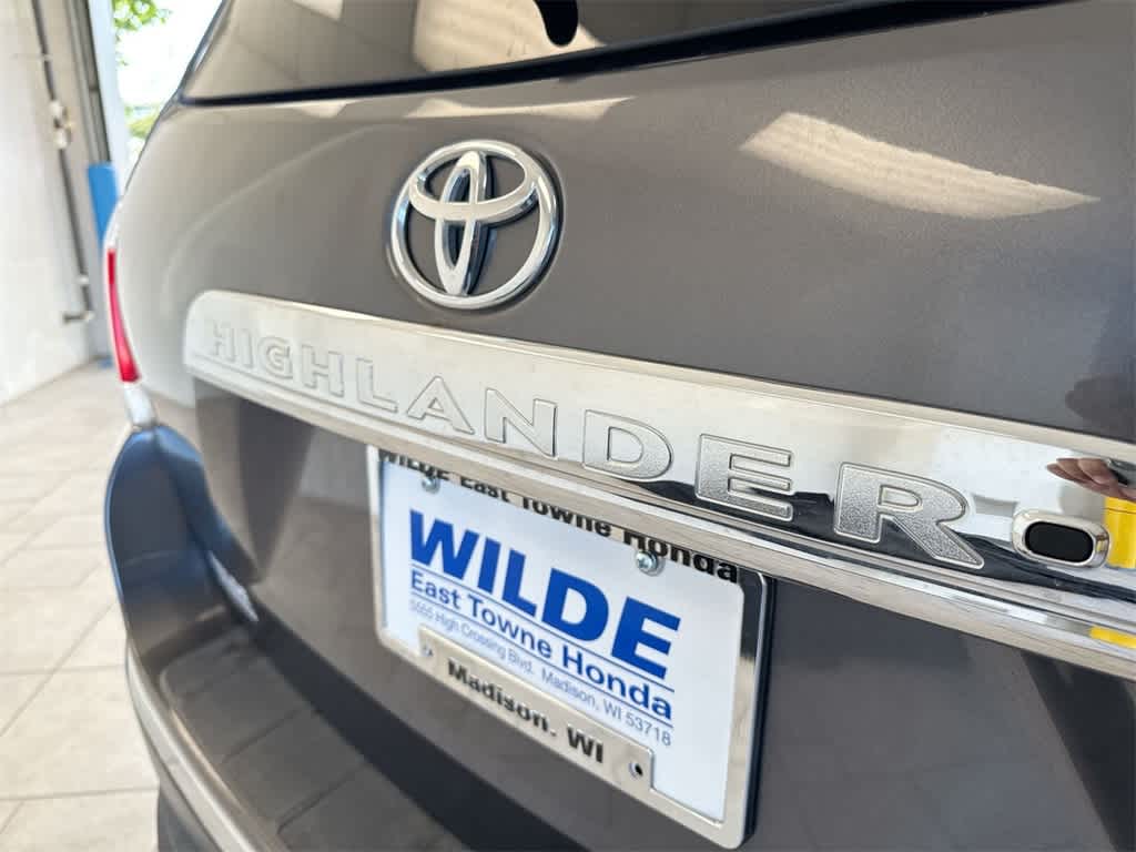 Thumbnail: 2012 Toyota Highlander - 13