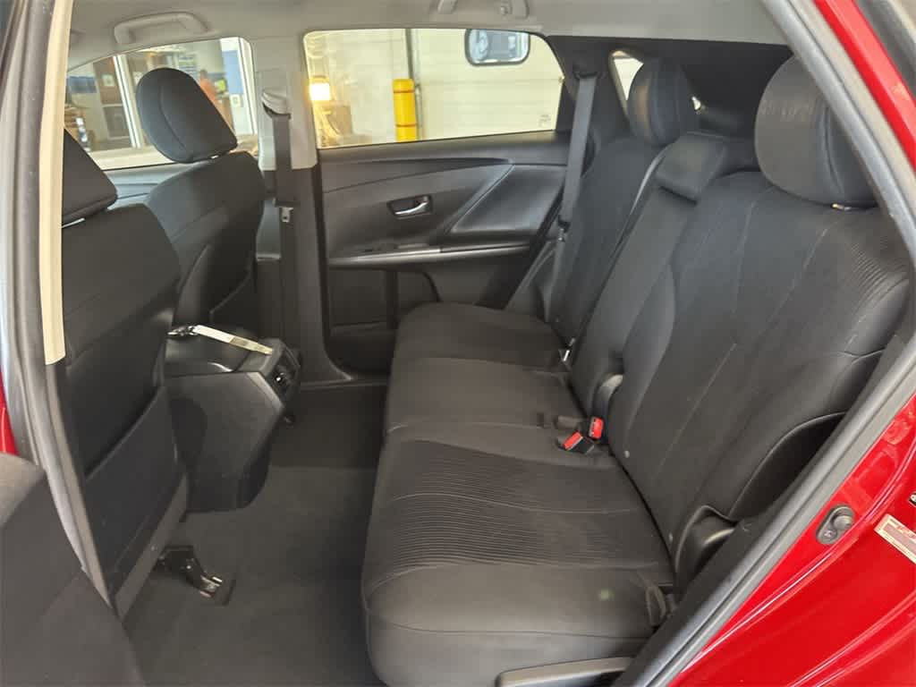 Thumbnail: 2013 Toyota Venza - 21