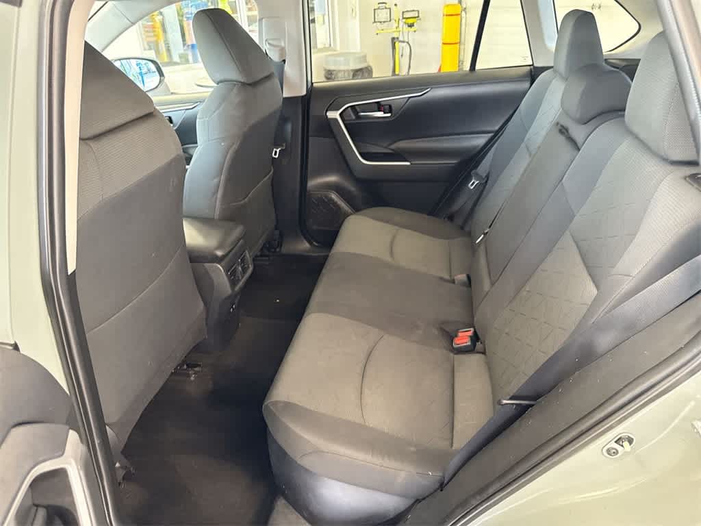 Thumbnail: 2021 Toyota RAV4 - 20