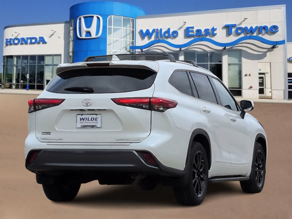 Thumbnail: 2020 Toyota Highlander - 8