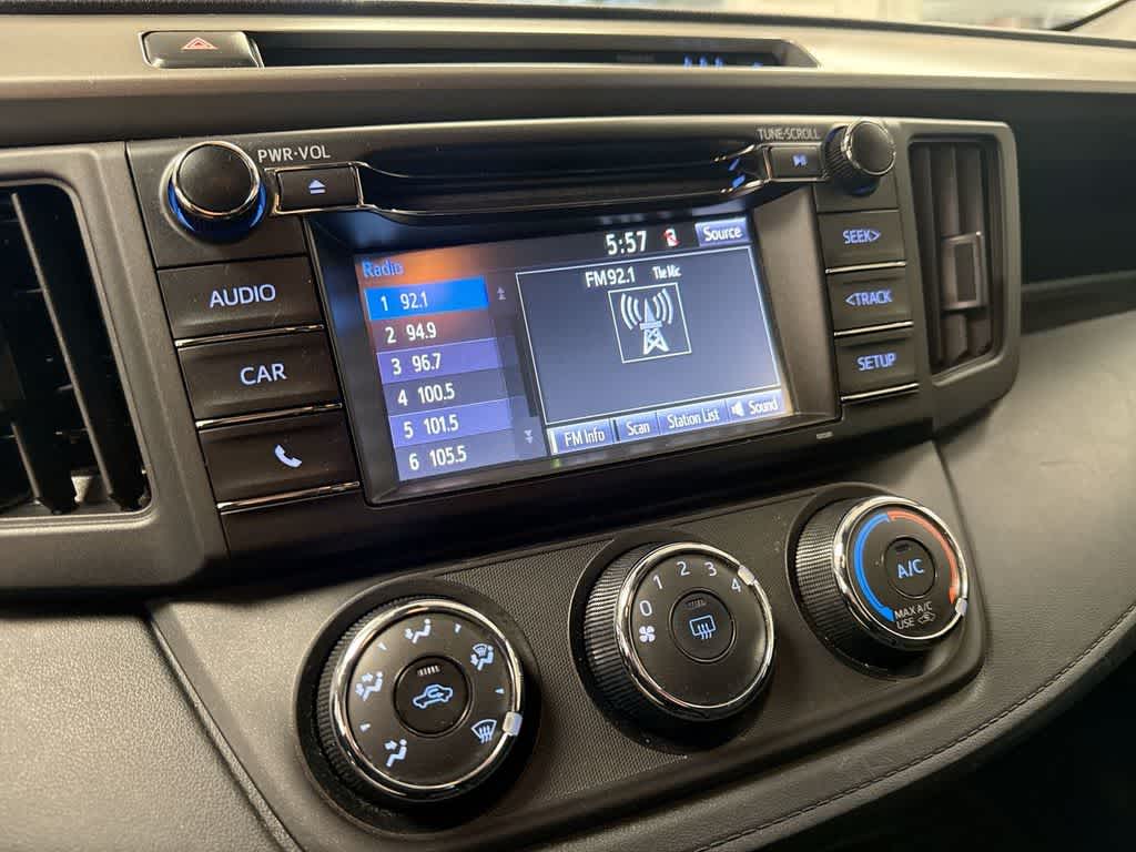 Thumbnail: 2018 Toyota RAV4 - 32