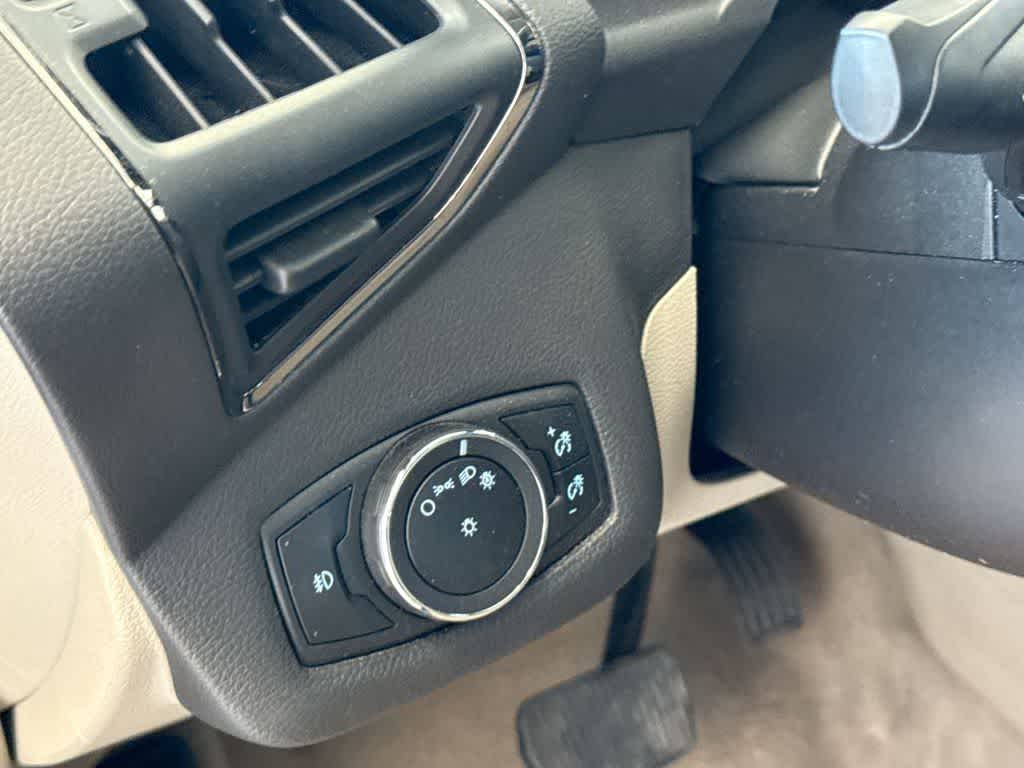 Thumbnail: 2015 Ford Escape - 40