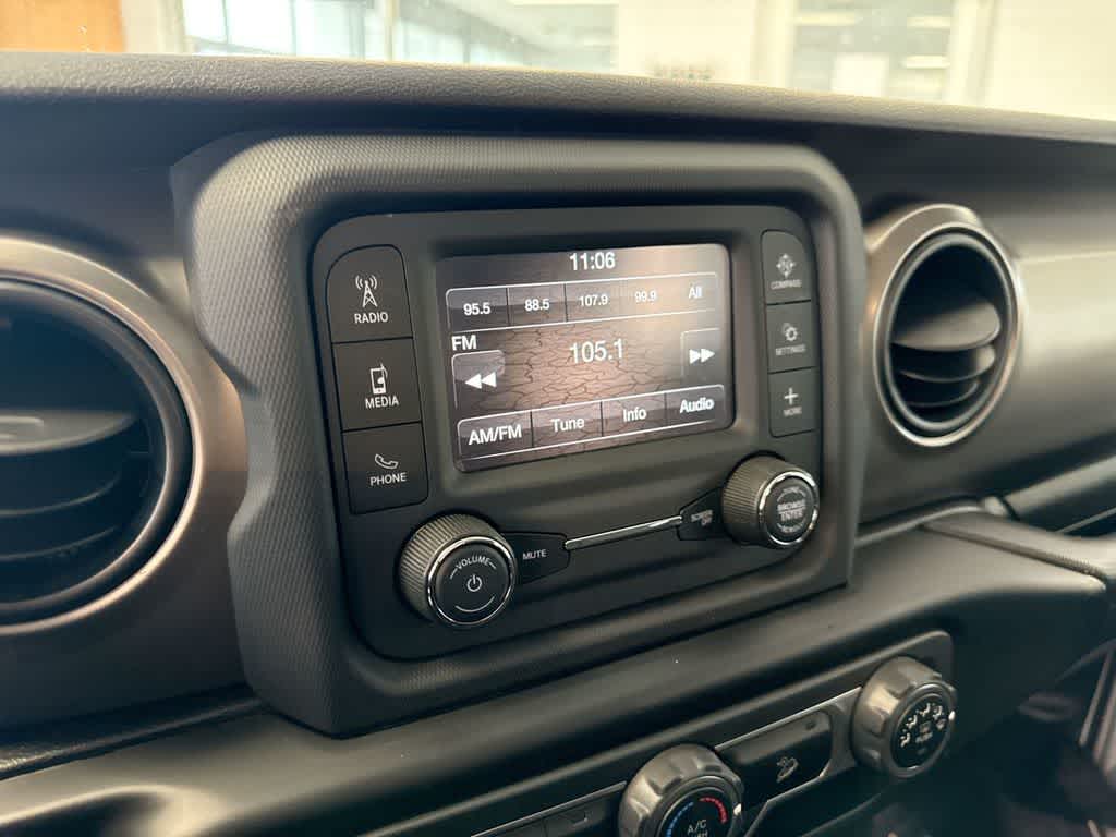 Thumbnail: 2020 Jeep Wrangler - 29