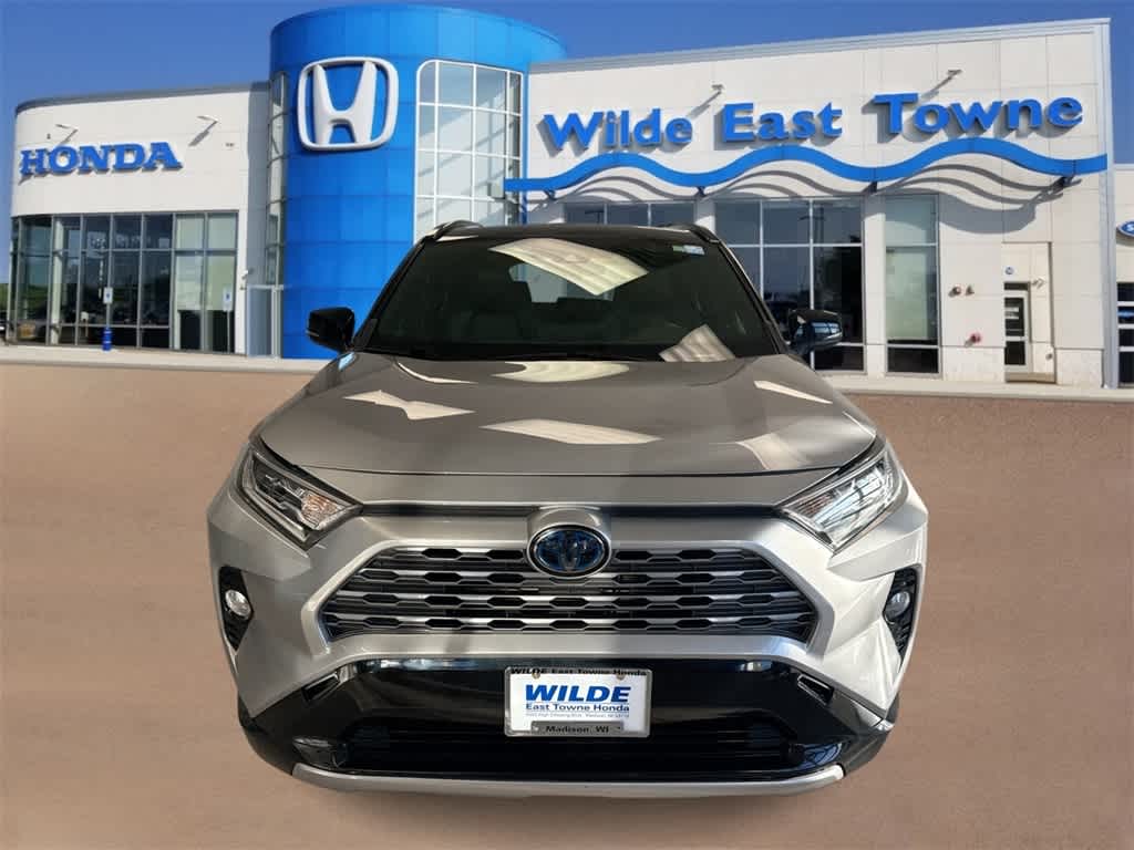 2020 Toyota RAV4 Hybrid XSE photo 3