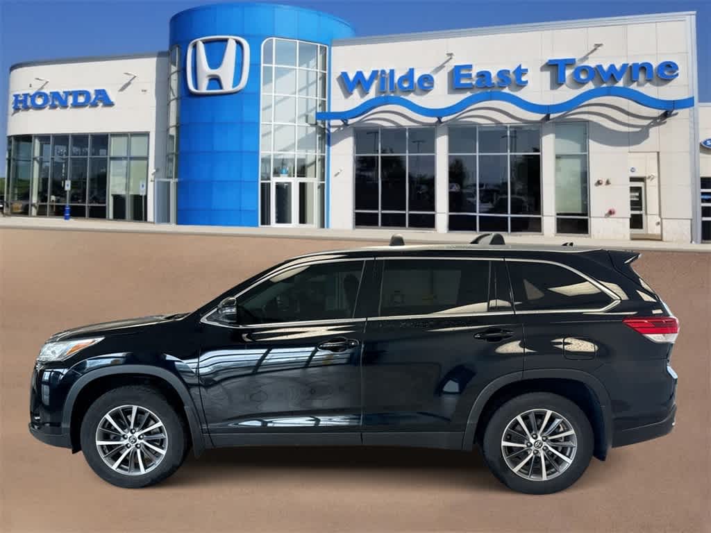 Thumbnail: 2019 Toyota Highlander - 5