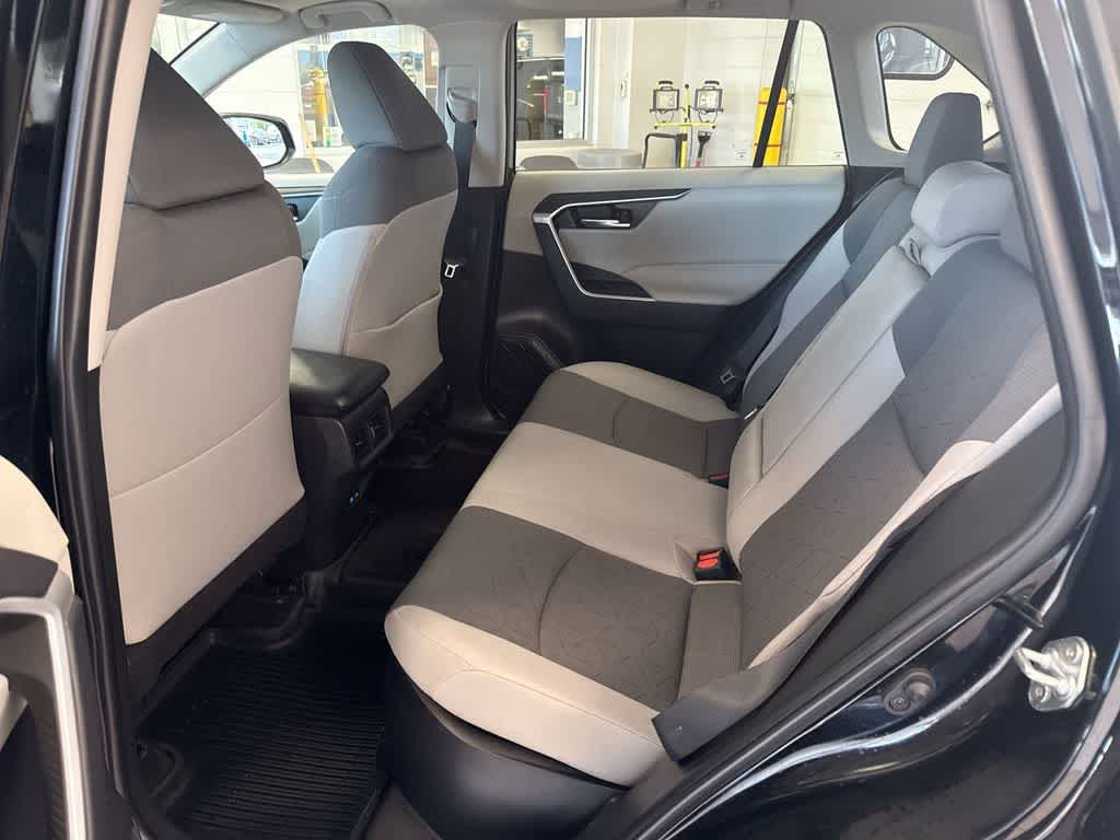 Thumbnail: 2022 Toyota RAV4 - 19