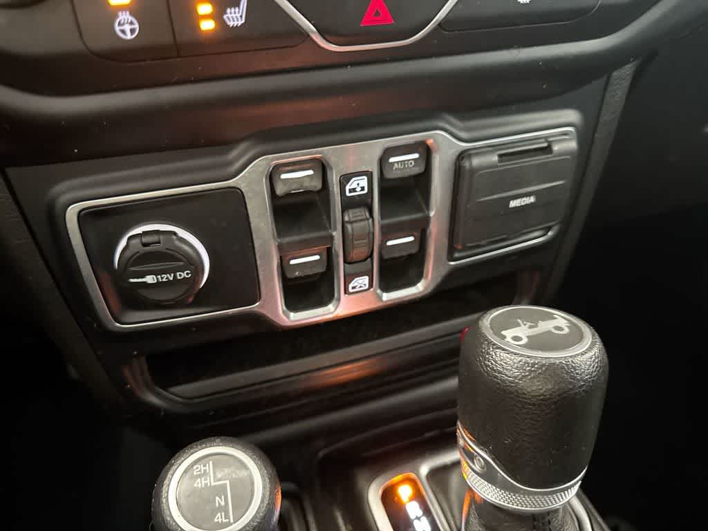 Thumbnail: 2019 Jeep Wrangler - 29