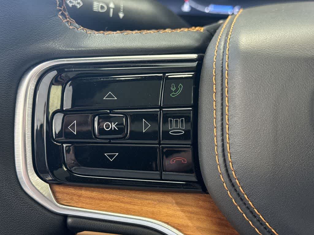 Thumbnail: 2023 Jeep Grand Wagoneer L - 29