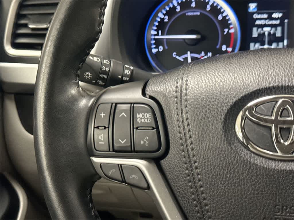 Thumbnail: 2018 Toyota Highlander - 26