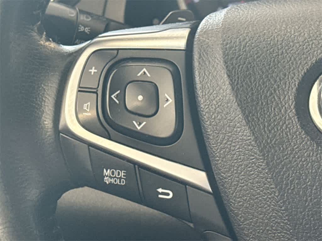 Thumbnail: 2015 Toyota Camry - 25