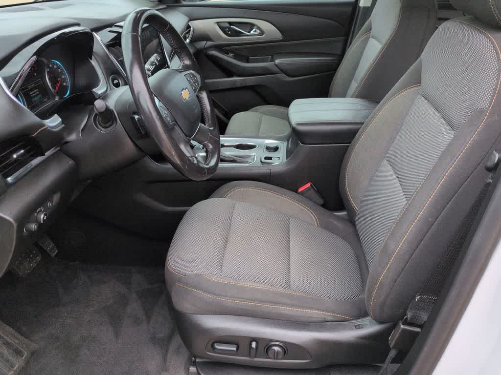 Thumbnail: 2018 Chevrolet Traverse - 16