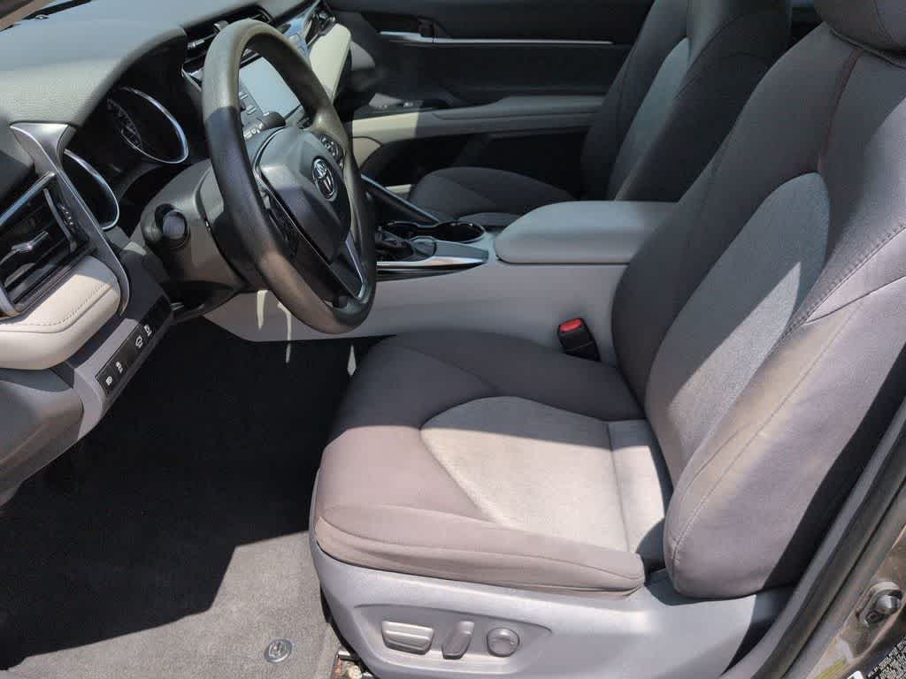 Thumbnail: 2019 Toyota Camry - 16