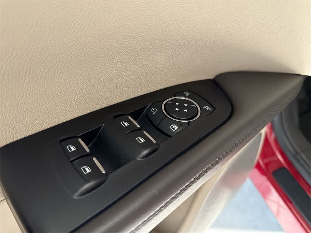 Thumbnail: 2020 Lincoln Nautilus - 18