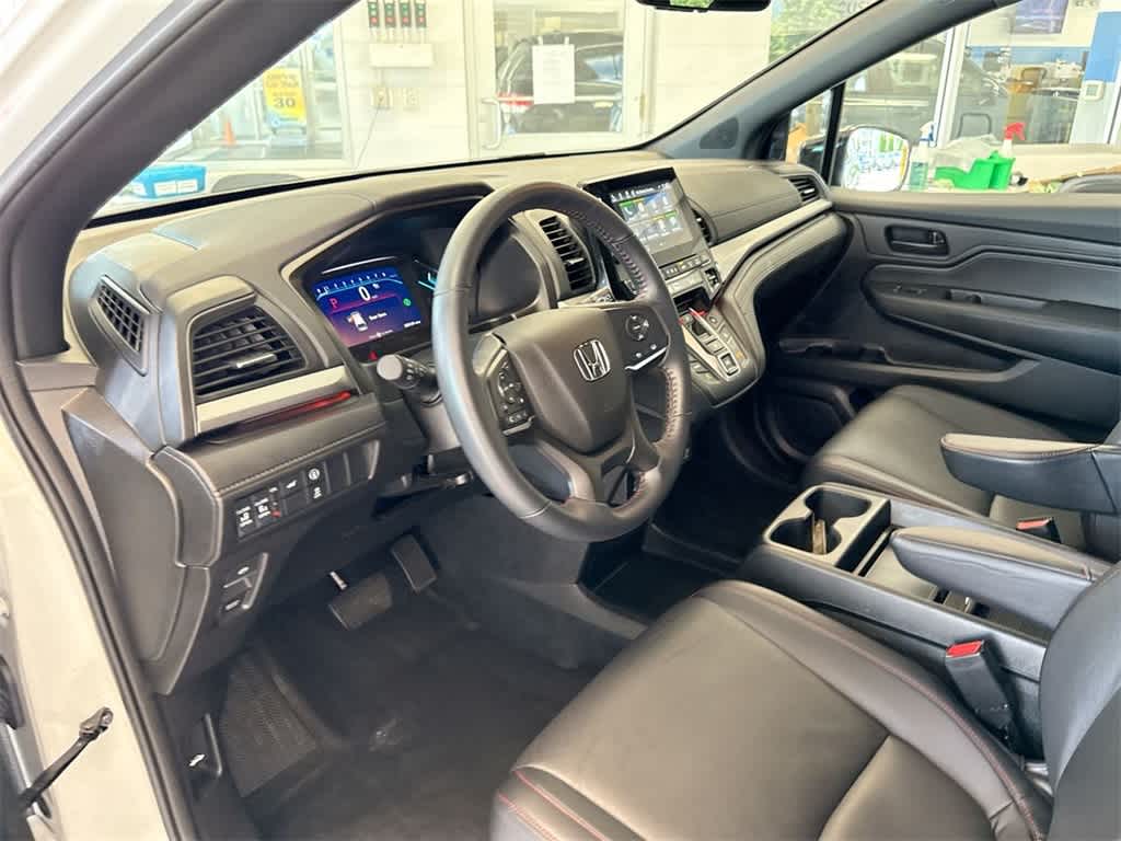 Thumbnail: 2023 Honda Odyssey - 10
