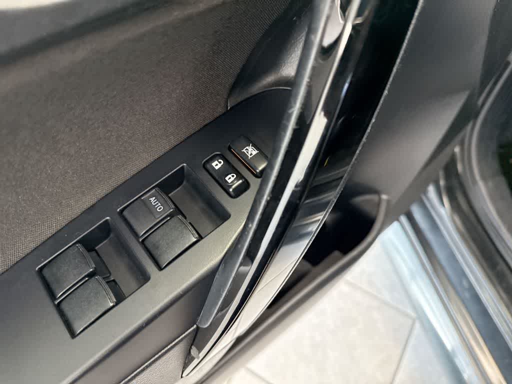 Thumbnail: 2017 Toyota Corolla iM - 18