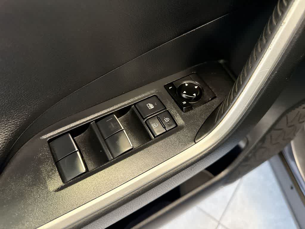 Thumbnail: 2020 Toyota RAV4 - 19