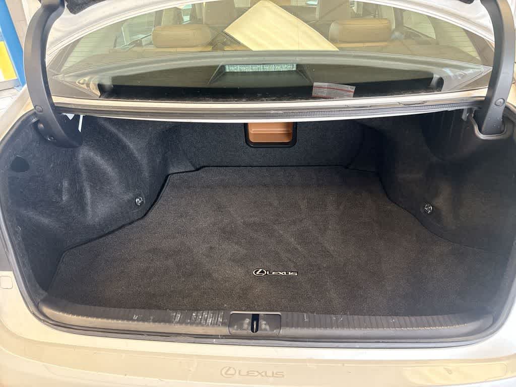 Thumbnail: 2018 Lexus ES - 36