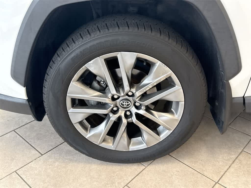 Thumbnail: 2020 Toyota RAV4 - 14