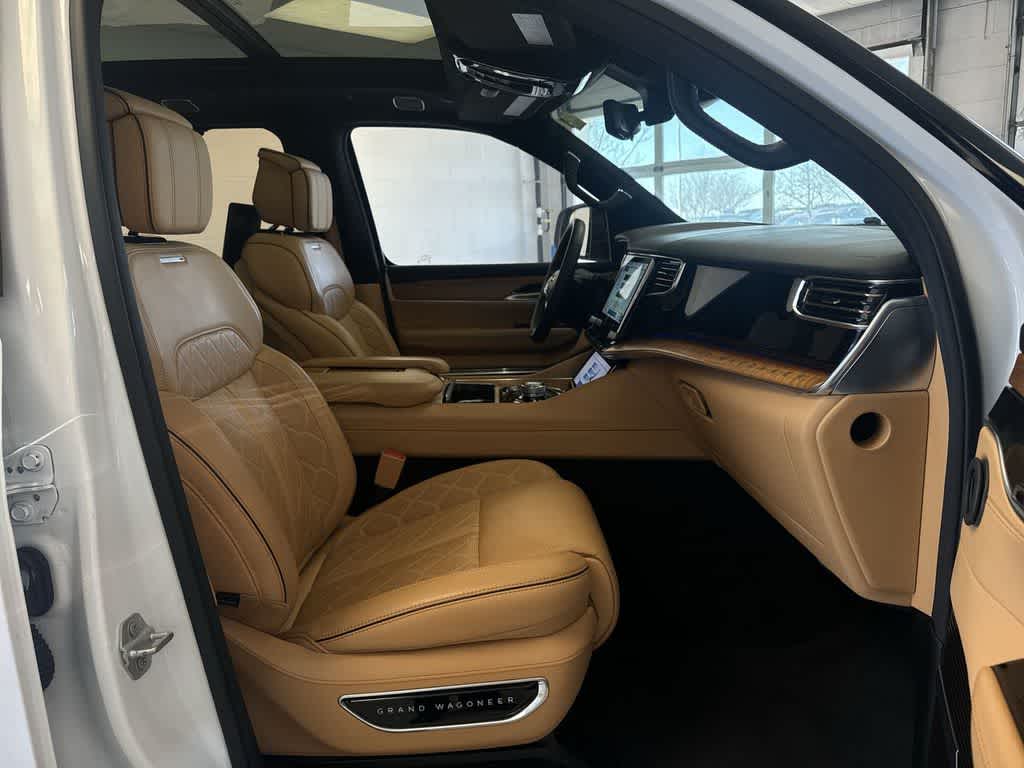 Thumbnail: 2023 Jeep Grand Wagoneer L - 27