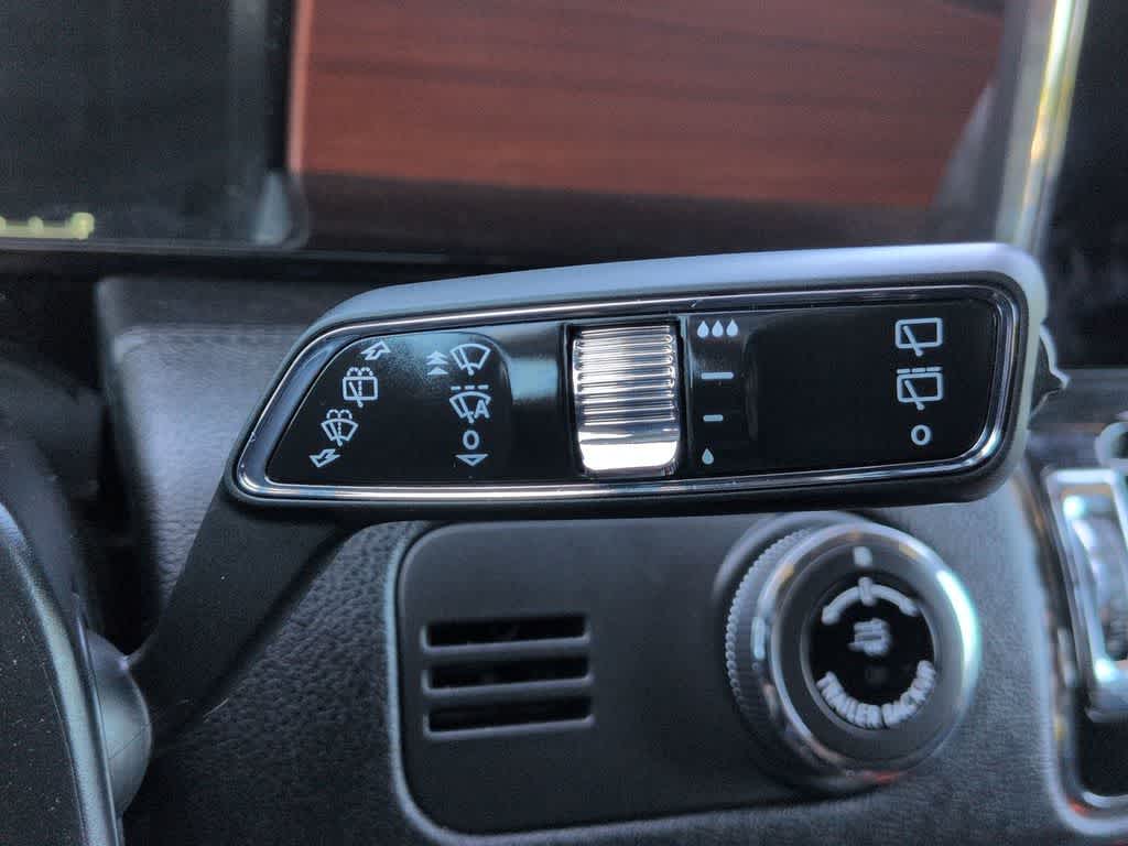 Thumbnail: 2018 Lincoln Navigator - 28