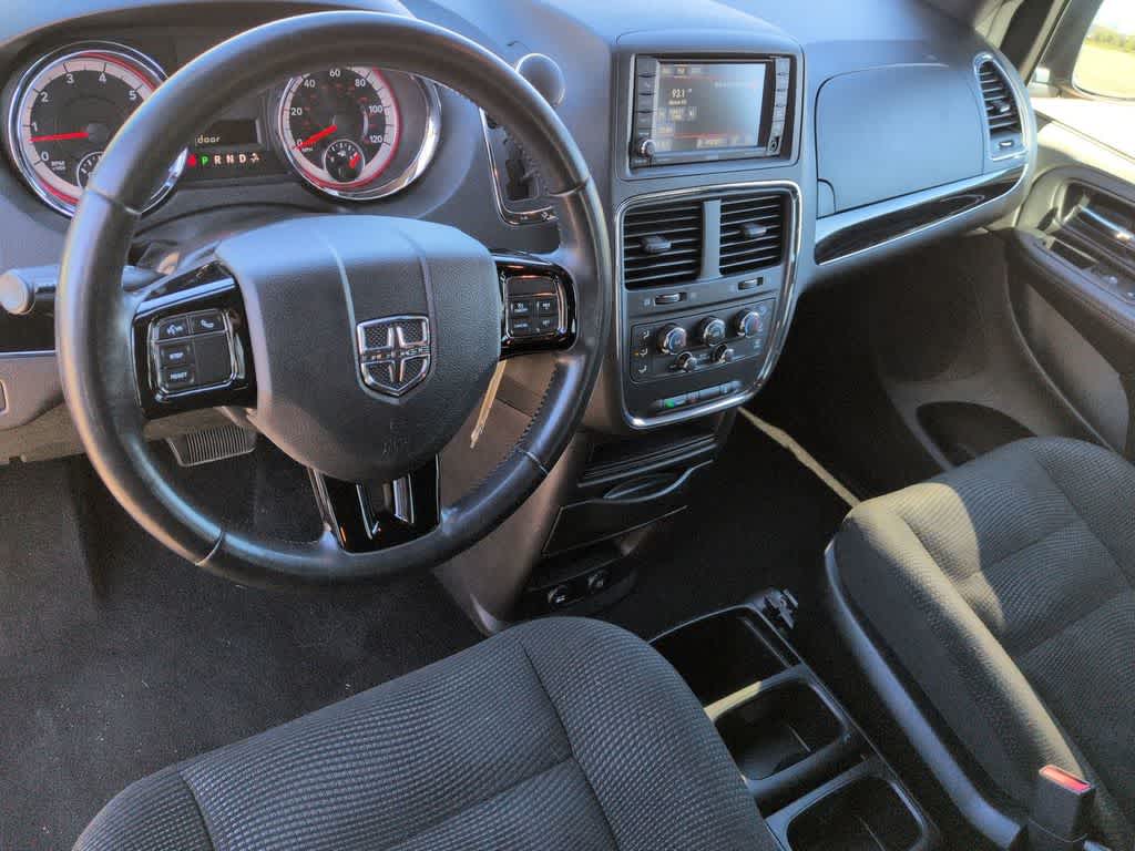 Thumbnail: 2020 Dodge Grand Caravan - 9