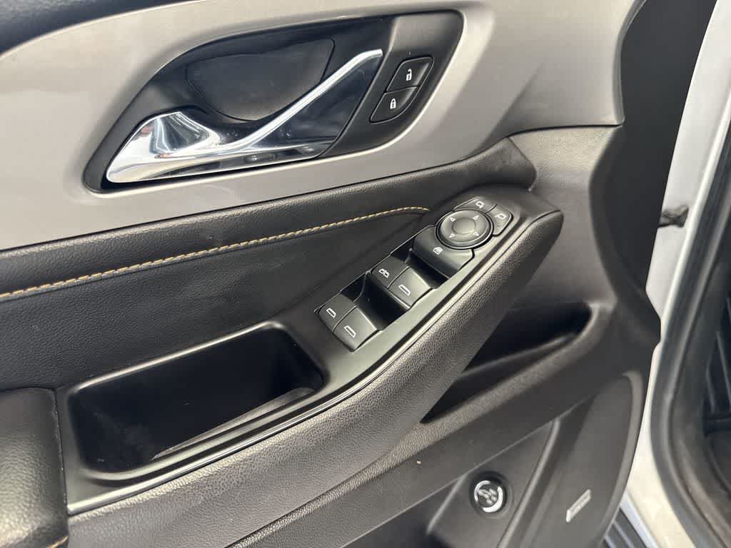 Thumbnail: 2018 Chevrolet Traverse - 18