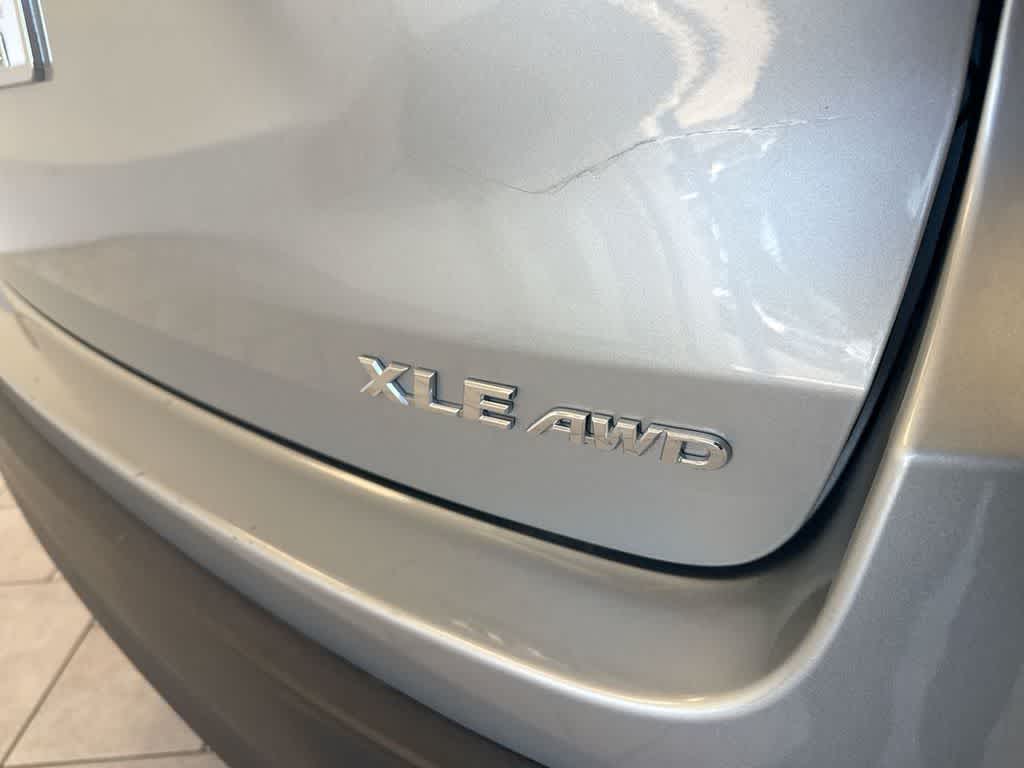 Thumbnail: 2019 Toyota Highlander - 11