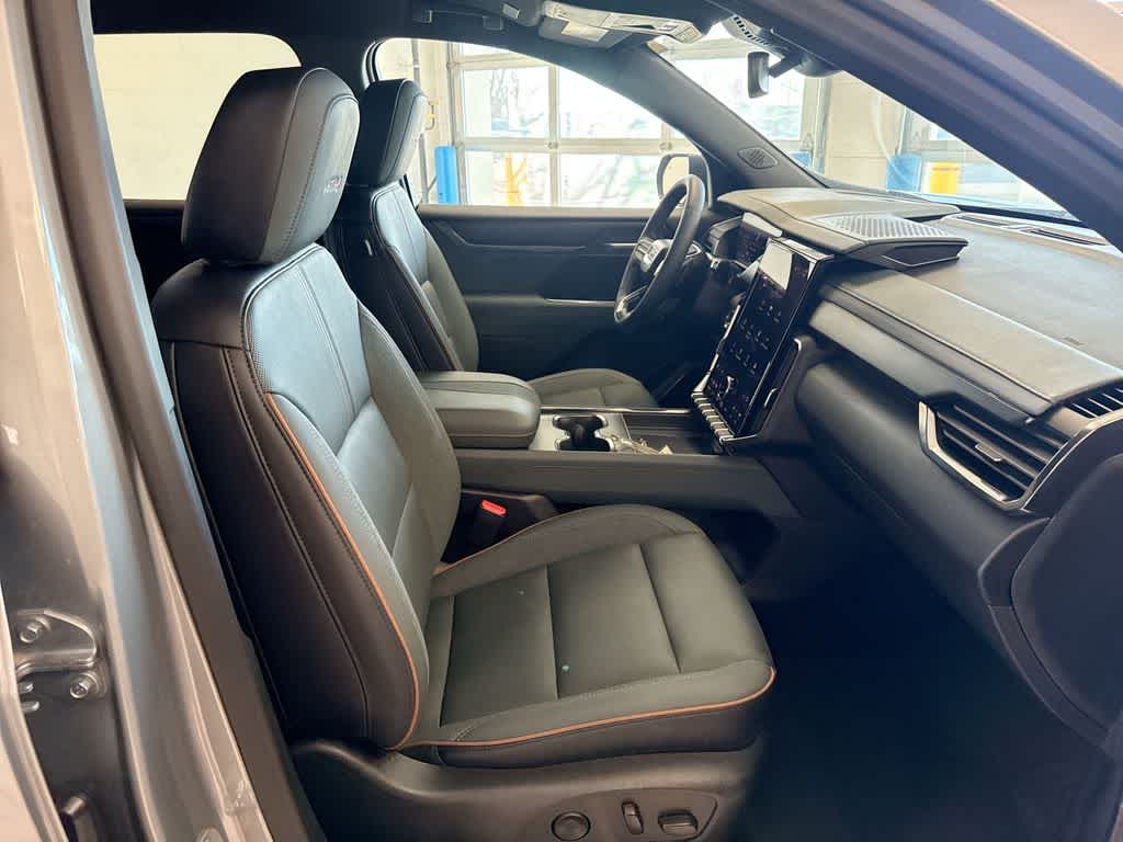 Thumbnail: 2025 GMC Acadia - 25