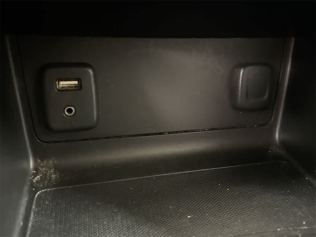 Thumbnail: 2015 Chevrolet Colorado - 30