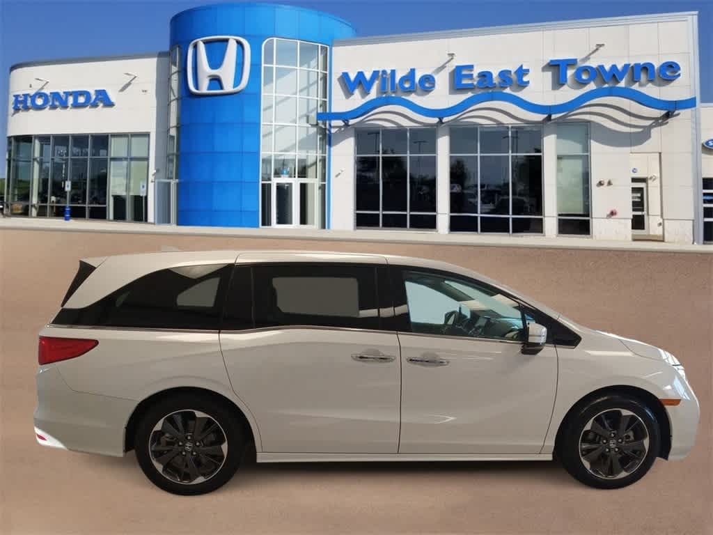 Certified 2024 Honda Odyssey Elite with VIN 5FNRL6H94RB029195 for sale in Madison, WI