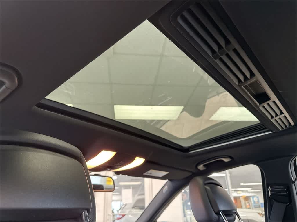 Thumbnail: 2012 Mercedes-Benz E-Class - 20