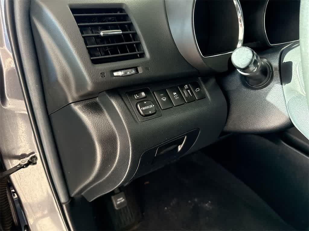 Thumbnail: 2012 Toyota Highlander - 40