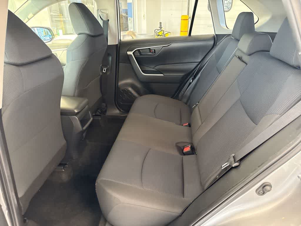 Thumbnail: 2020 Toyota RAV4 - 21