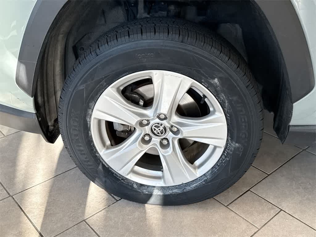 Thumbnail: 2021 Toyota RAV4 - 13