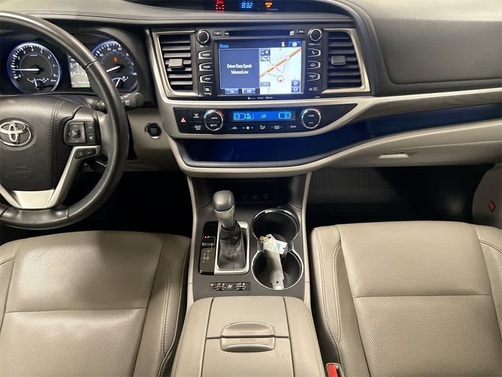 Thumbnail: 2018 Toyota Highlander - 30