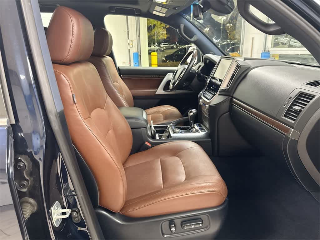 Thumbnail: 2016 Toyota Land Cruiser - 24