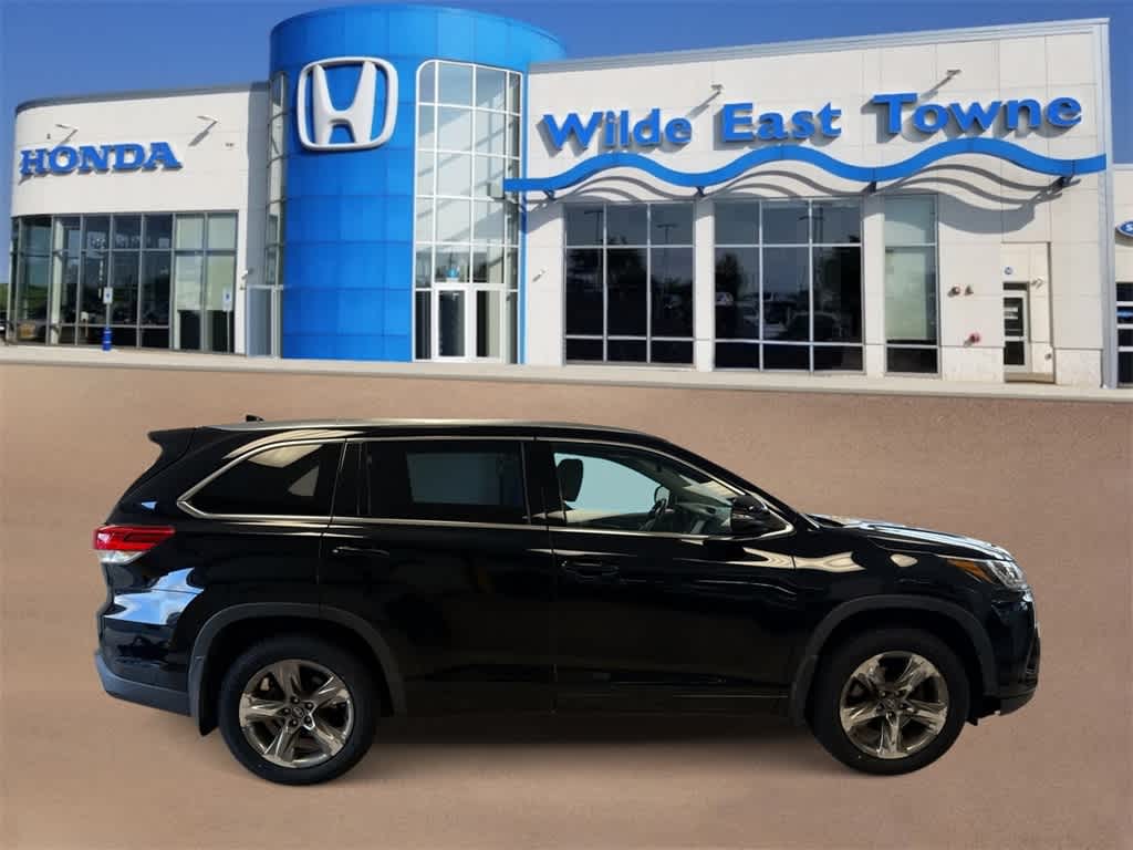 Thumbnail: 2018 Toyota Highlander - 9