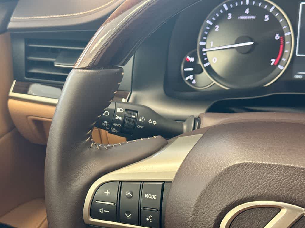 Thumbnail: 2018 Lexus ES - 29