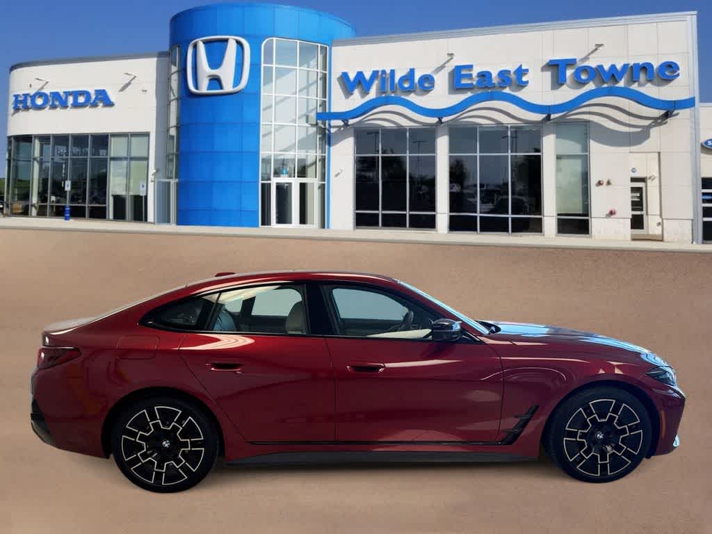 Thumbnail: 2025 BMW i4 - 9